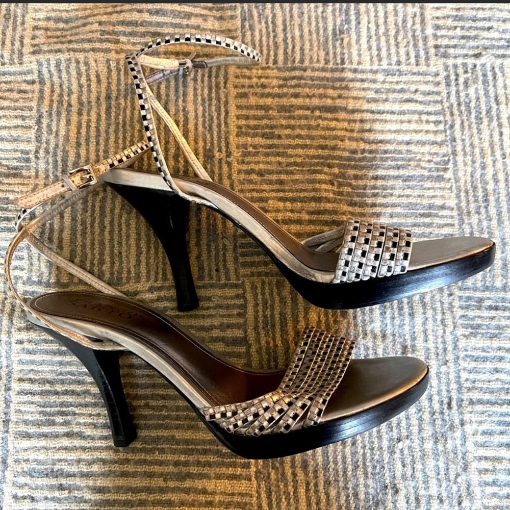 Franco Sarto pumps